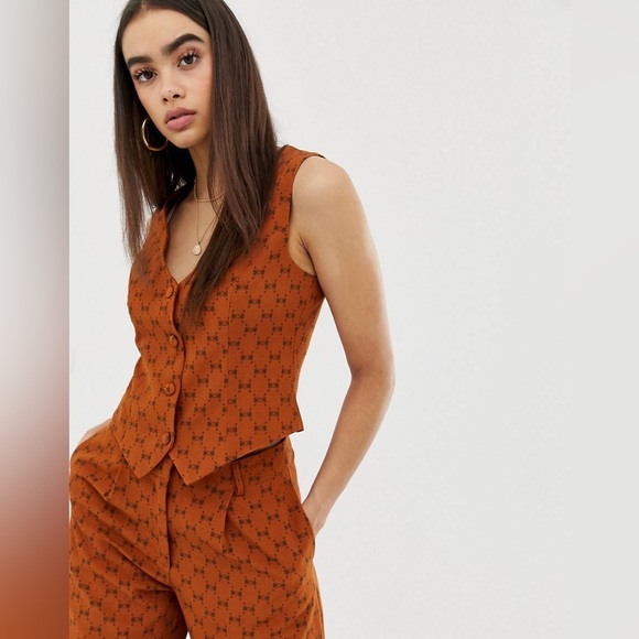 Unique21 Copper Vest with Repeat Bow Print - Picture 2 of 7